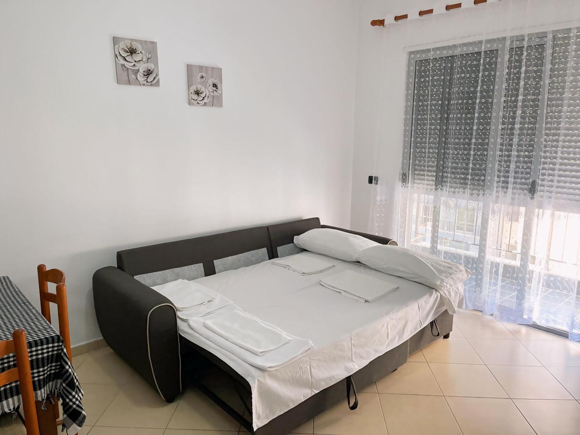 Gerald'S Central Apartments Vlorë Exteriör bild