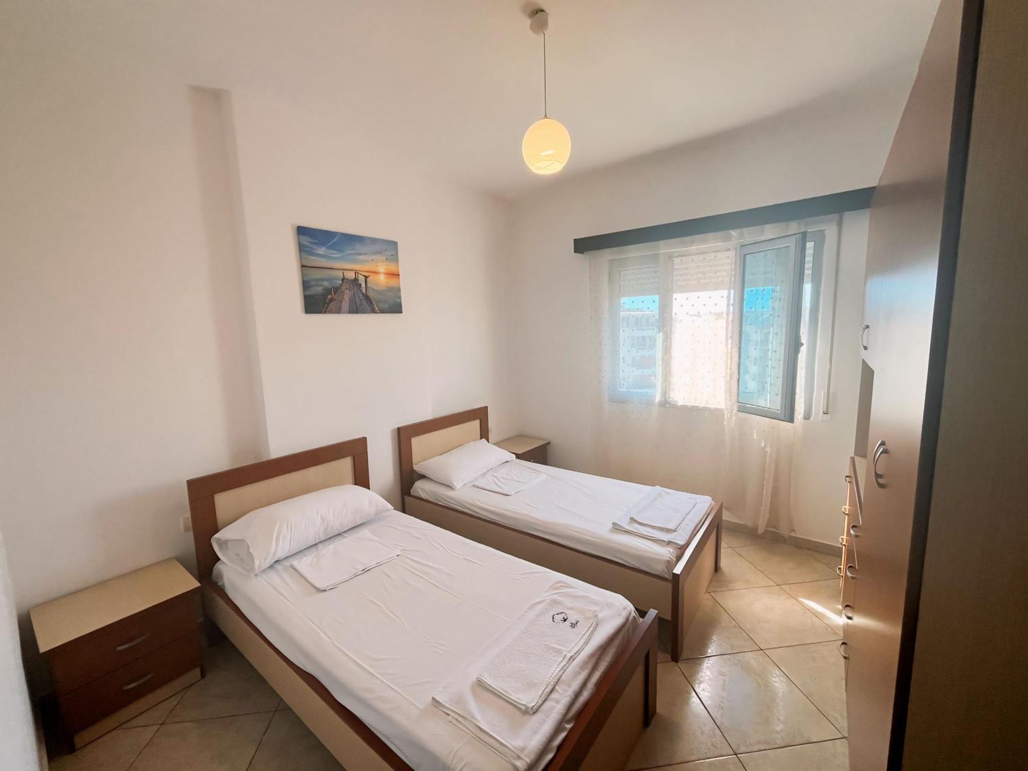 Gerald'S Central Apartments Vlorë Exteriör bild
