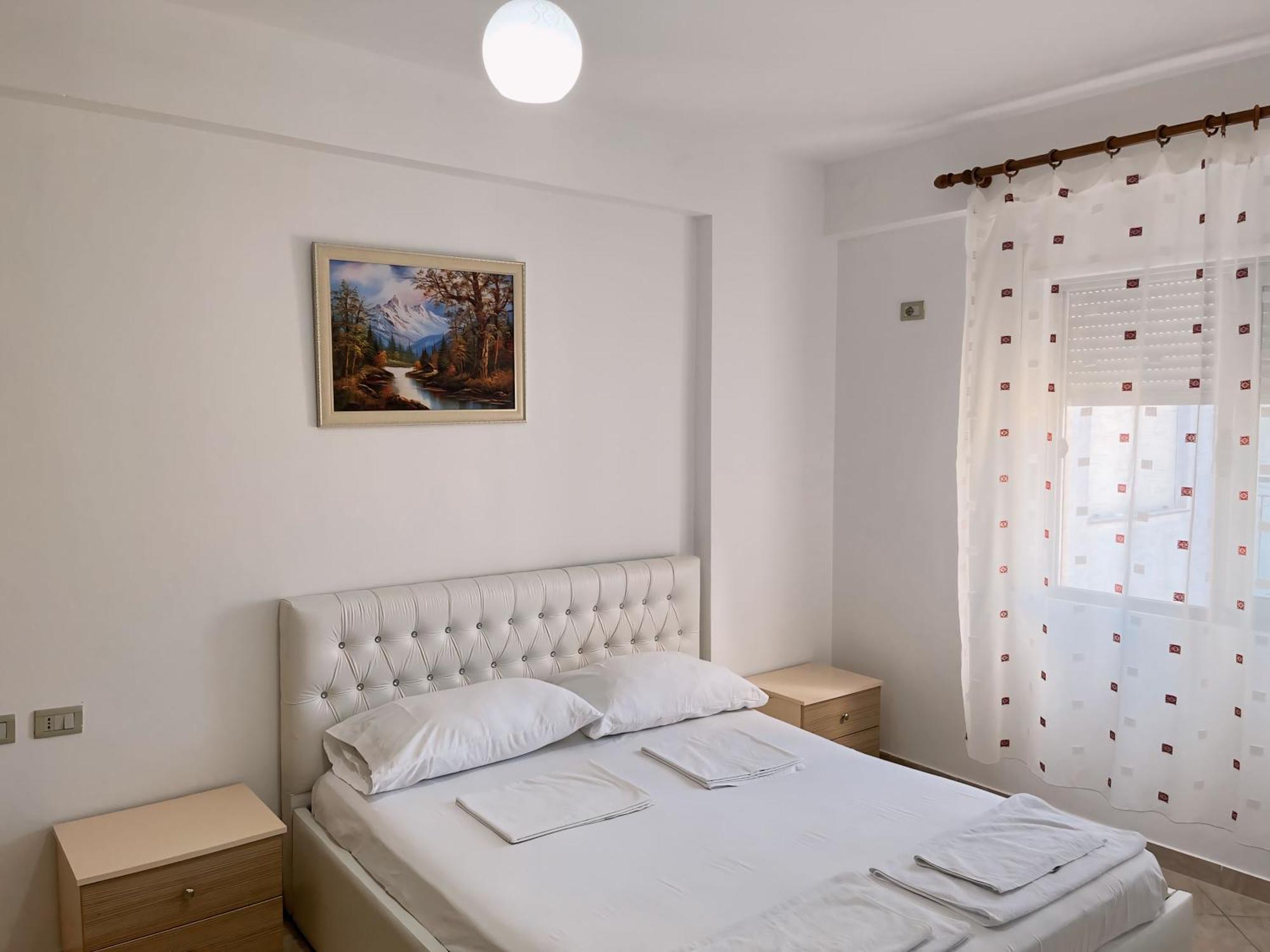 Gerald'S Central Apartments Vlorë Exteriör bild