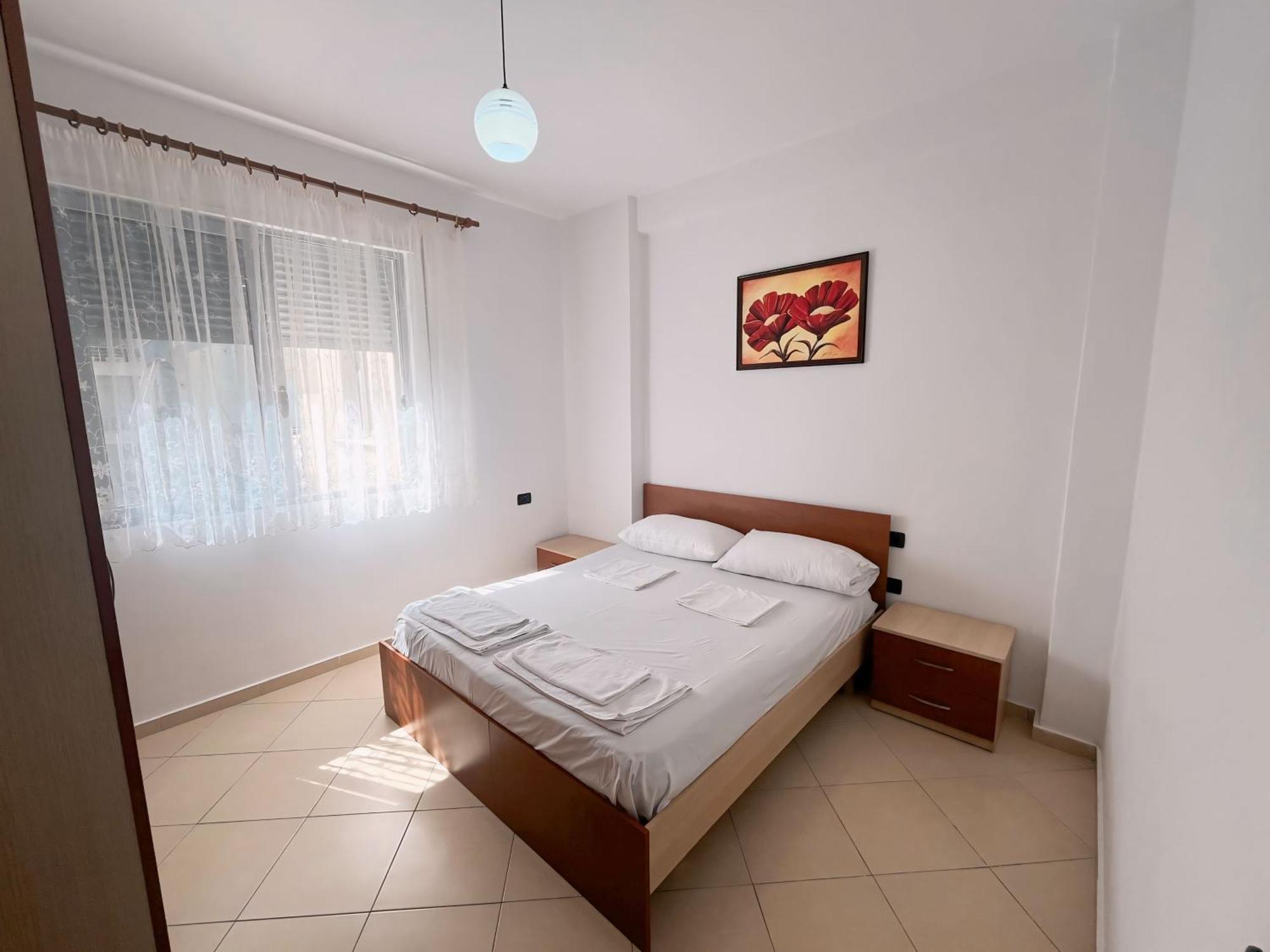 Gerald'S Central Apartments Vlorë Exteriör bild