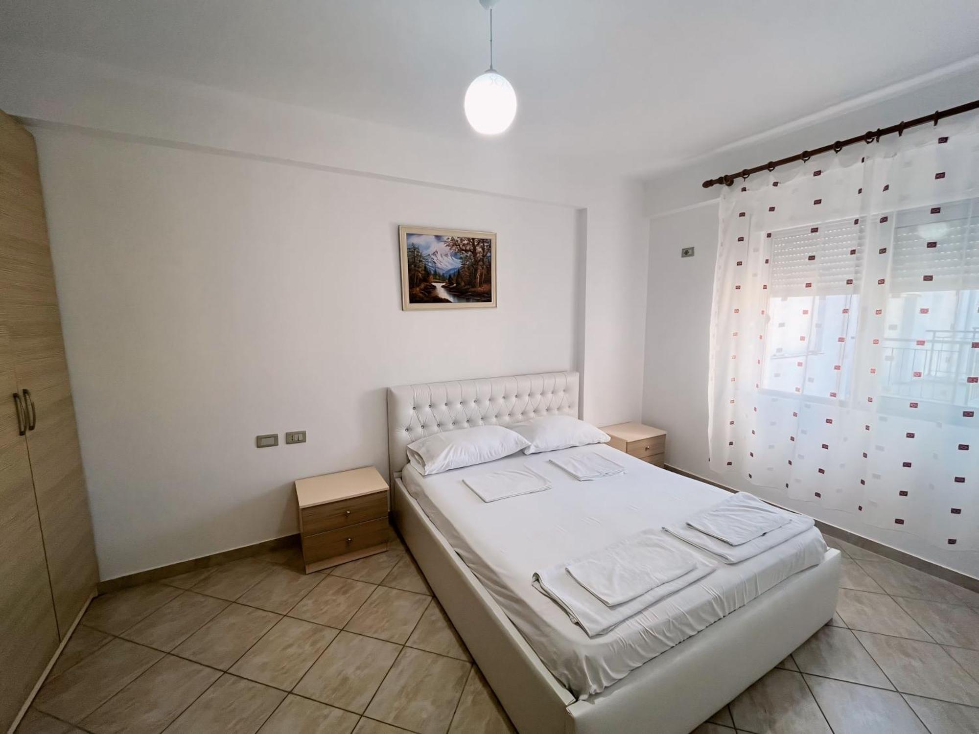 Gerald'S Central Apartments Vlorë Exteriör bild