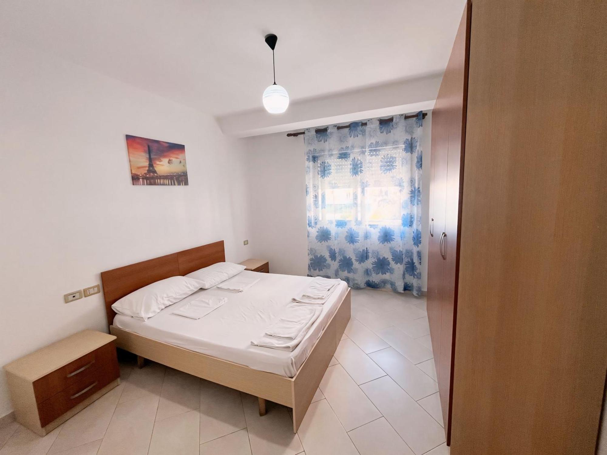 Gerald'S Central Apartments Vlorë Exteriör bild
